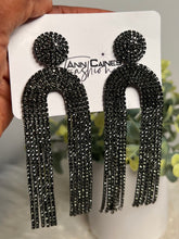 Load image into Gallery viewer, Black Crystal Earrings
